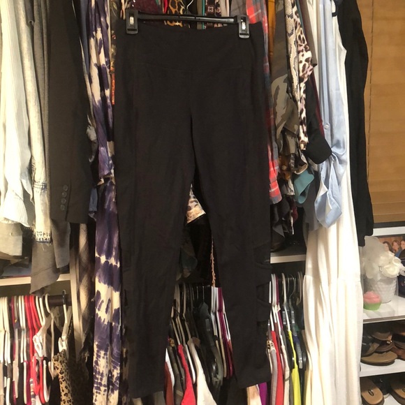 Athleta Pants - M Athleta workout leggings Athleta Pants - M Athleta workout leggings